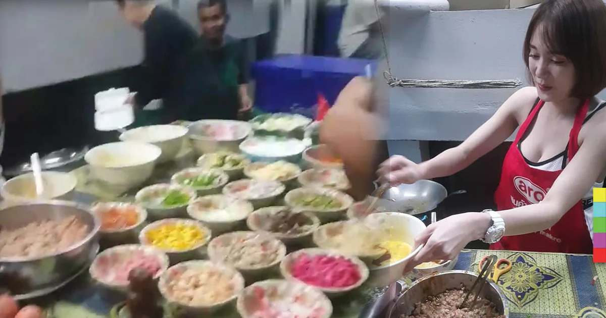แม่ค้าไข่เจียวสุดแซ่บ ลูกค้าหนุ่มแห่อุดหนุนแน่นร้าน