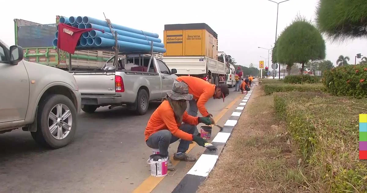 ปรับปรุงถนน!! สร้างความปลอดภัยเดินทางปีใหม่ จ.พิจิตร
