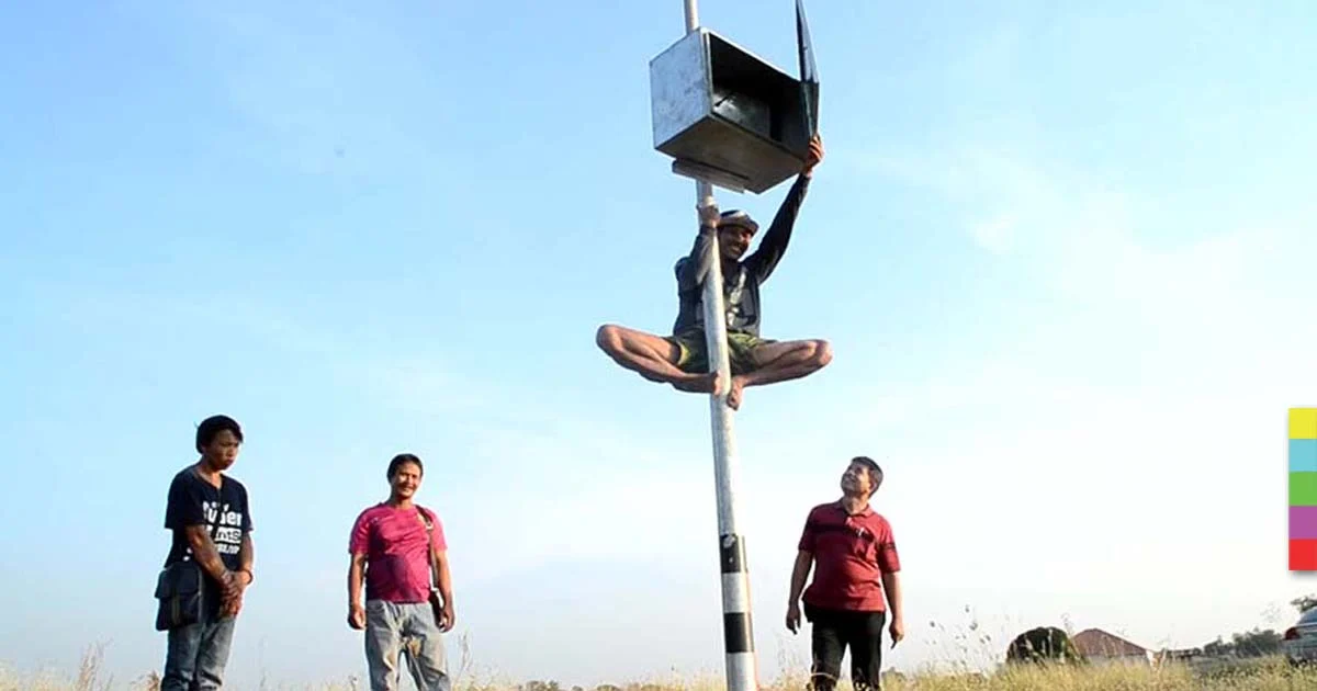 จับหัวขโมยลักแบตเตอรี่โซลาร์เซลล์ไฟฟ้า ทำถนนมืดดับทั้งเส้น