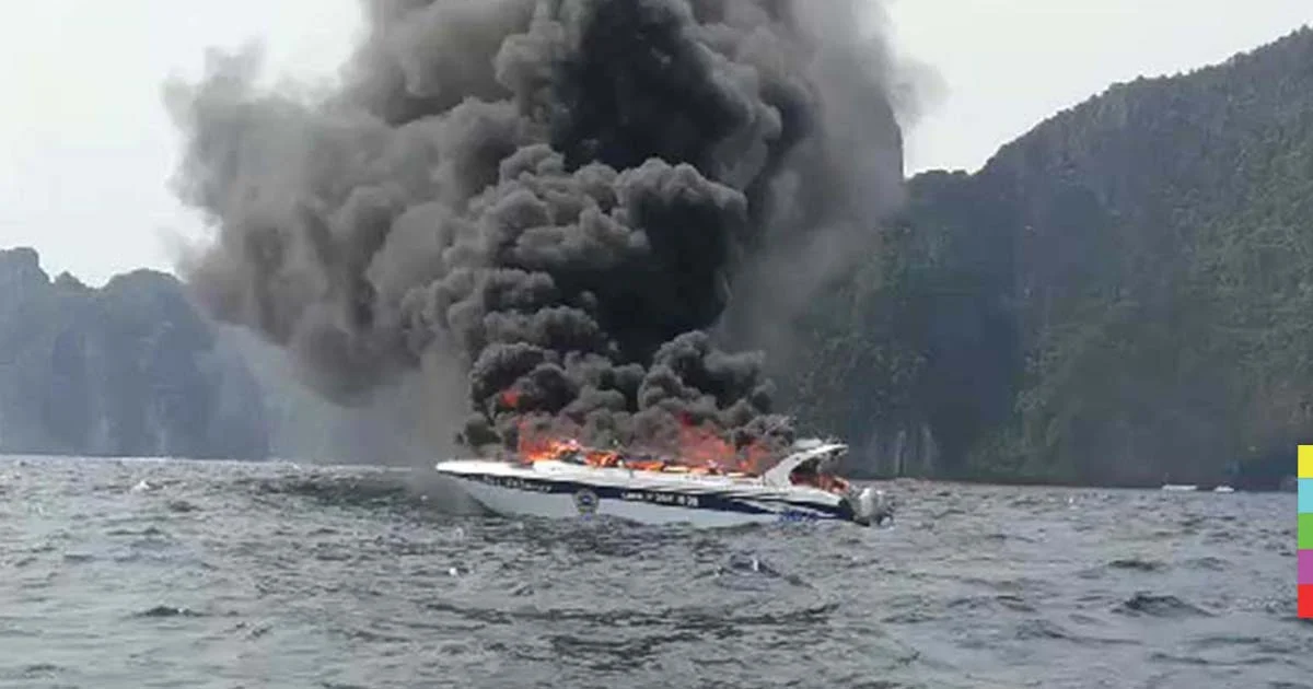 จนท.ตรวจหาหลักฐาน เรือสปีดโบ๊ทไฟไหม้กลางเกาะพีพี