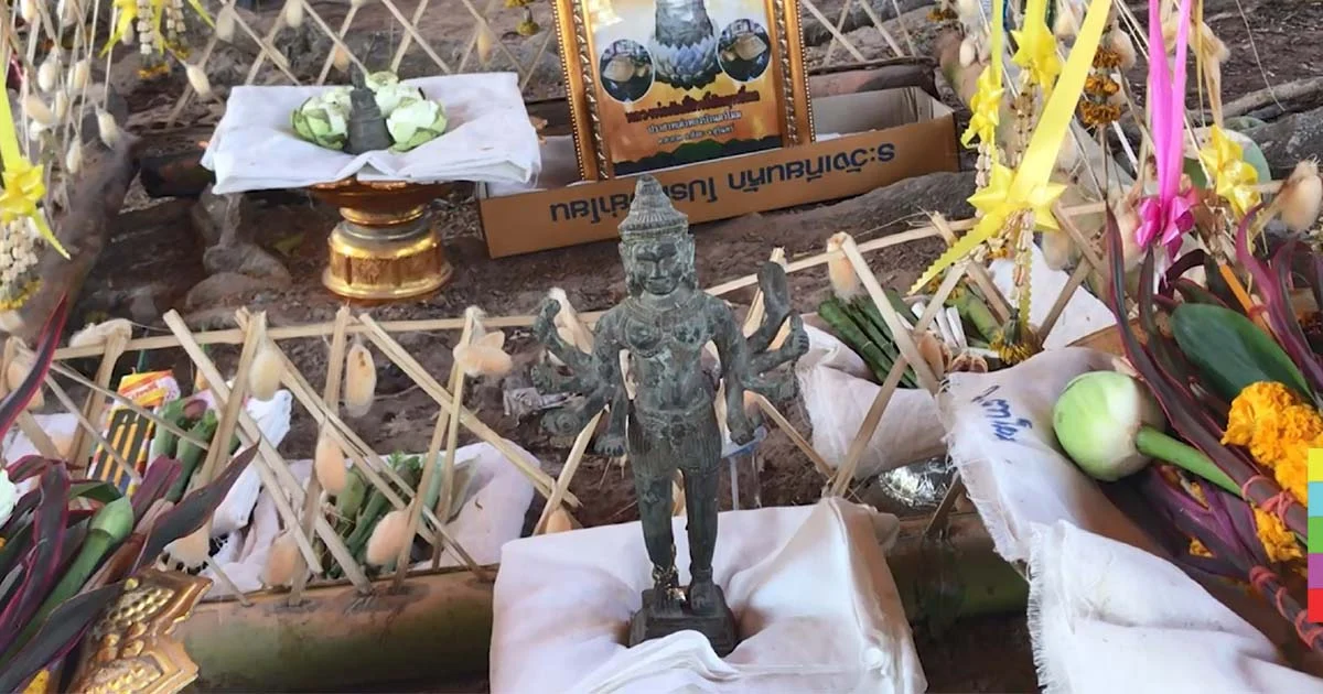 ครูหนุ่มผวาอาถรรพ์ ขุดพบพระนารายณ์ 8 กร รีบส่งคืน