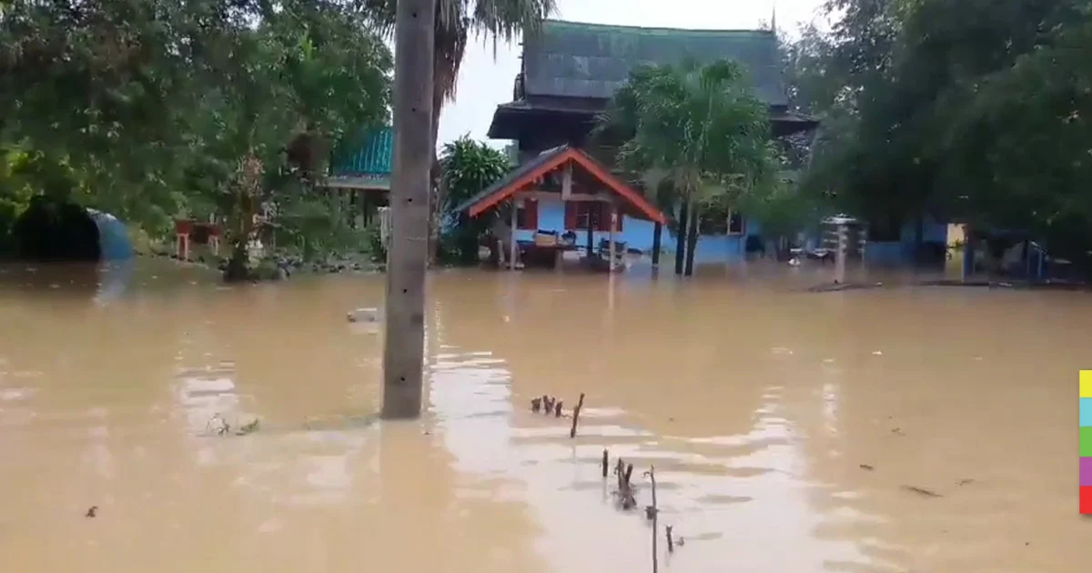 ฝนหนัก ! น้ำป่าทะลักท่วมกุยบุรี จนท.สั่งอพยพด่วน