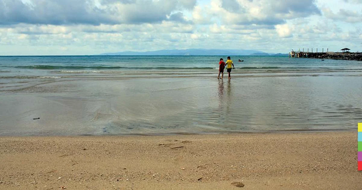 ไปเที่ยวทะเล อย่าเดินชายหาดเท้าเปล่า ระวังพยาธิไชผิวหนัง