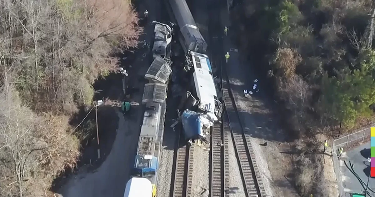 แอมแทร็กชี้ รถไฟขนส่งสินค้าวิ่งผิดราง จนเป็นเหตุให้ชนกัน