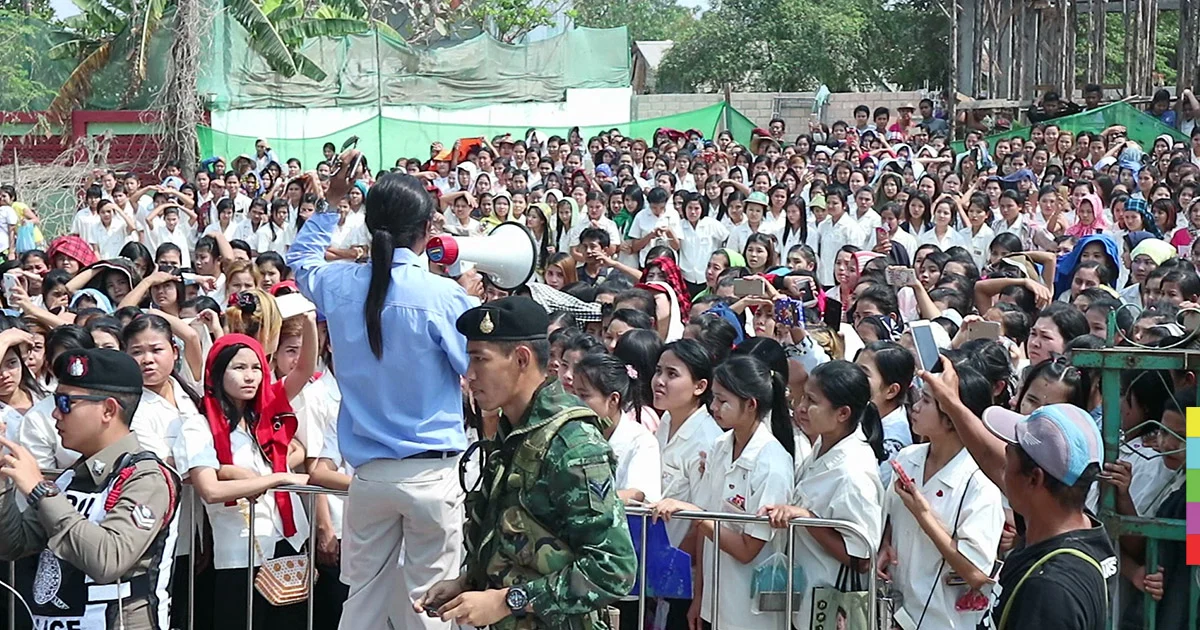 ‘แรงงานต่างด้าว’ ปิดถนนประท้วง ขอขึ้นค่าแรงขั้นต่ำ