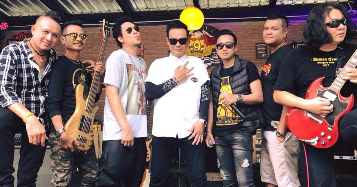 สองพี่น้องสายฮา “เจี๊ยบ – แจ็ค เชิญยิ้ม” แท็กทีมทำวงดนตรีสุดมันส์  “ศักรินทร์ 90