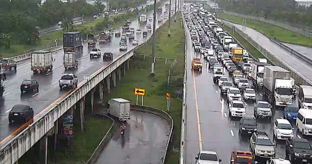 ผบ.ตร.สั่งดูแลการจราจร หลังฝนตกน้ำท่วมหลายพื้นที่