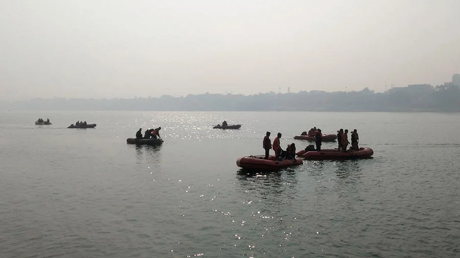 เรือโดยสารล่มในแม่น้ำโคทาวารี สูญหายเกือบ 40 คน