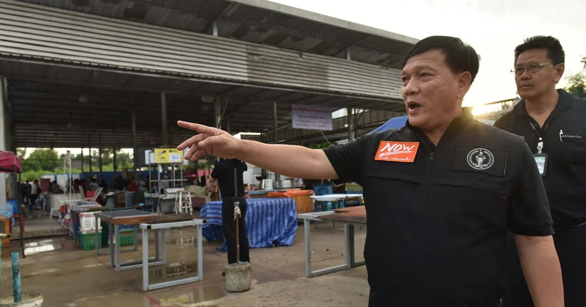 ผอ.เขตพาเทศกิจลุยเอง ห้ามตั้งแผงขายในตลาดเปิ้ลมาร์เก็ต