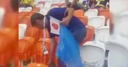 แฟนบอลญี่ปุ่นช่วยกันเก็บขยะ หลังชนะบอลโลก