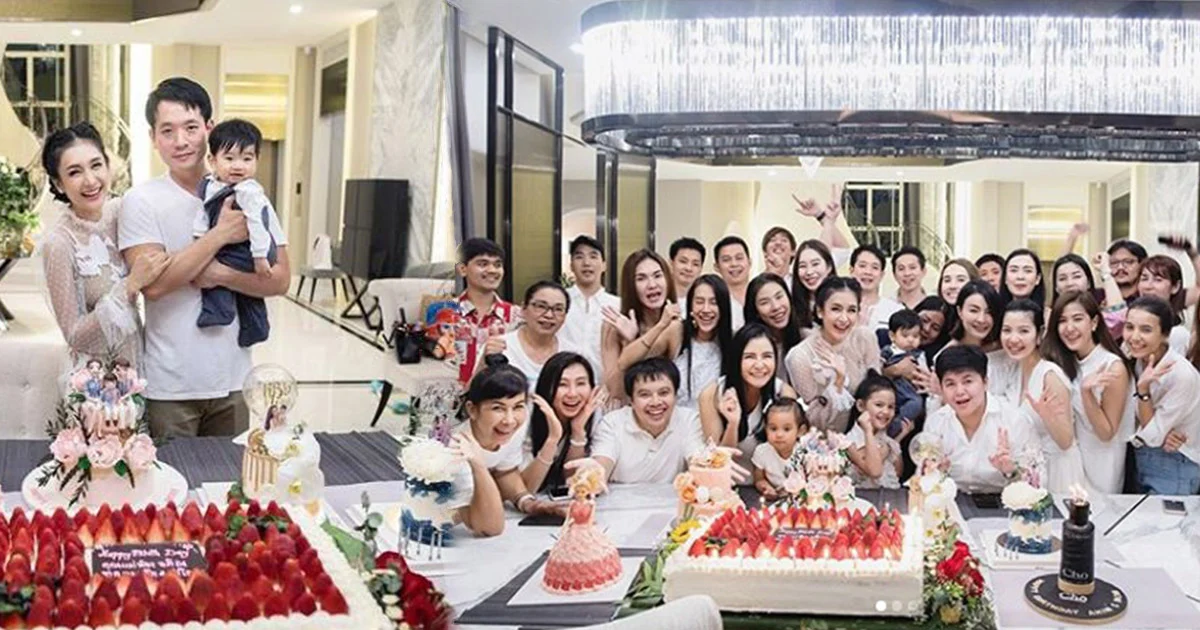 สุดอบอุ่น “เนย โชติกา” เปิดบ้านฉลองวันเกิด ครบ 34 ปี