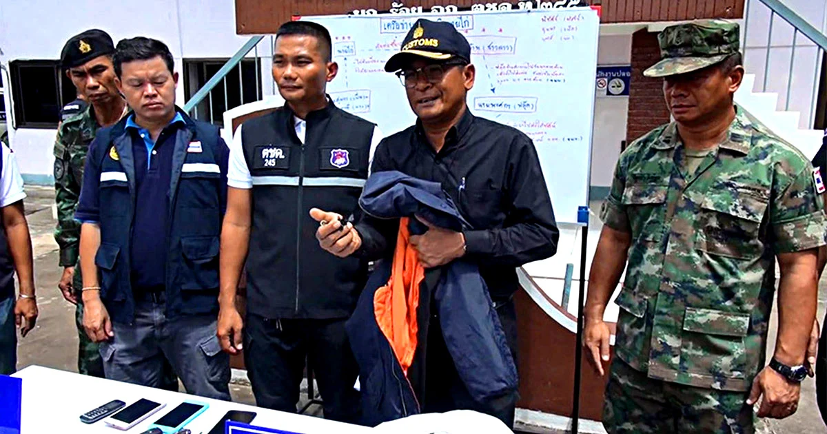 อากาศร้อนจัด ใส่เสื้อกันหนาว ! ตร.ค้นตัว พบยาบ้าเกือบ 6 พันเม็ด