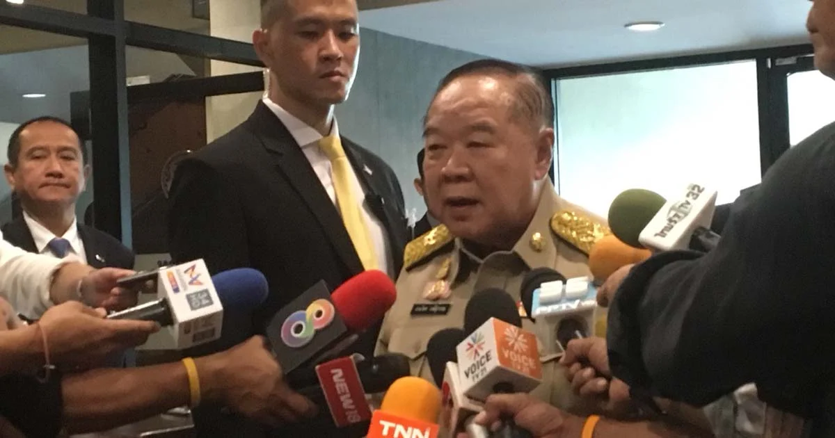 “ประวิตร” ยืนยันไม่รู้จักนายพลจีนทุจริต-ยืมปากสื่อจี้ กกต. สอบเพื่อไทย