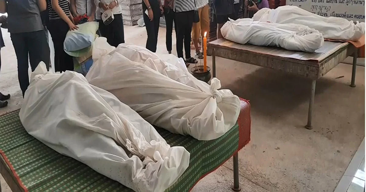 ญาติเตรียมประกอบพิธีรดน้ำศพ เหยื่อหนุ่มคลั่งฆ่า 7 ศพ