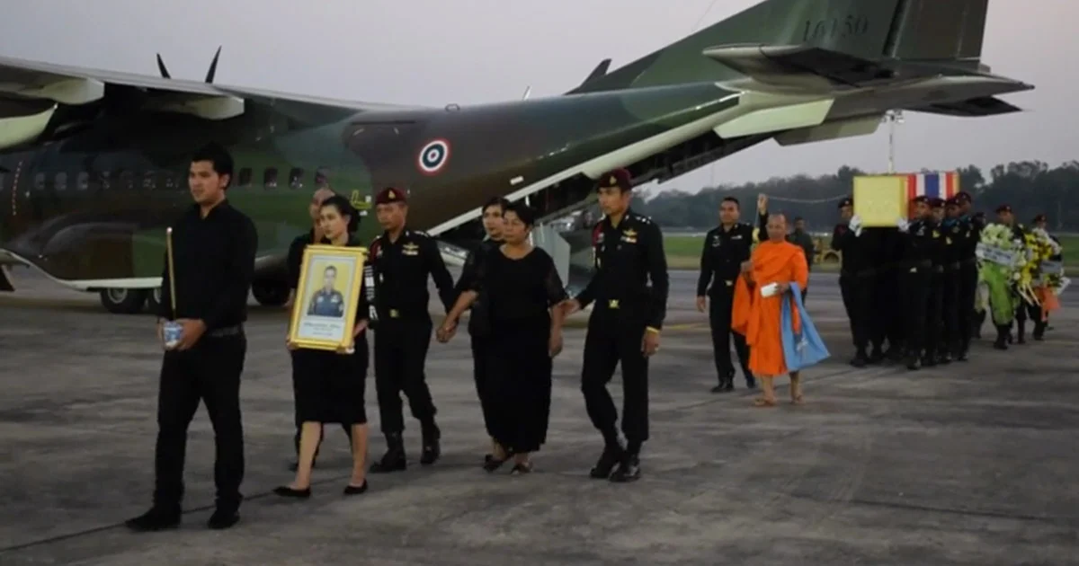 สมเกียรติ! พิษณุโลก รับศพทหารกล้า “ส.ท.เอกอัมรินทร์” นายสิบพยาบาล ถูกยิงดับ จ.นราธิวาส
