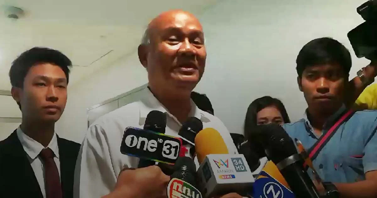 รองหัวหน้าพรรคอนาคตใหม่ พบ ปอท. ตามหมายเรียกแชร์ข่าวกาแฟแก้วละหมื่นสอง