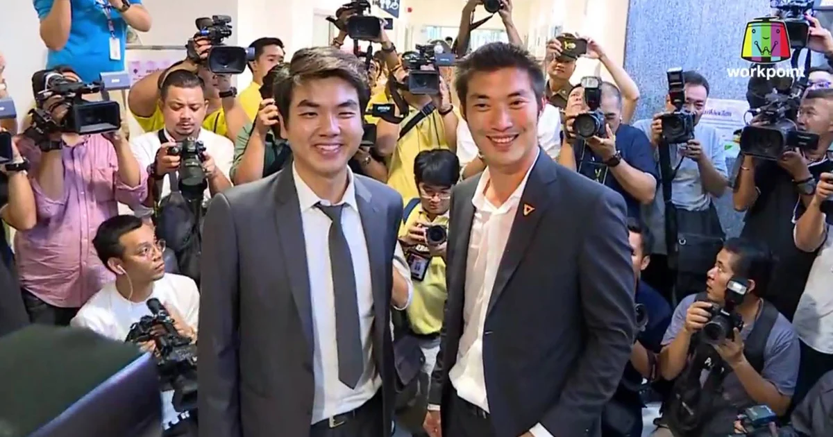 ธนาธร-ปิยบุตร เตรียมเอกสาร 26 รายการ ชี้แจงโอนหุ้นสื่อต่อ กกต.