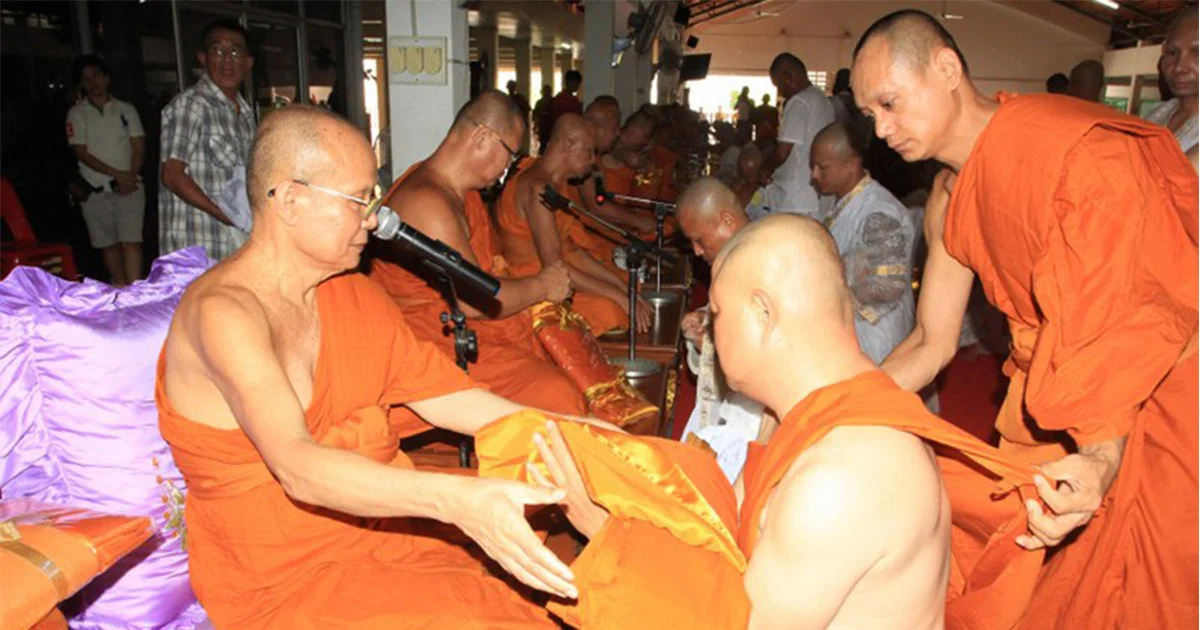 วัดเนินพระ จ.ระยอง จัดพิธีอุปสมบทหมู่ เฉลิมพระเกียรติ พระราชพิธีบรมราชาภิเษก