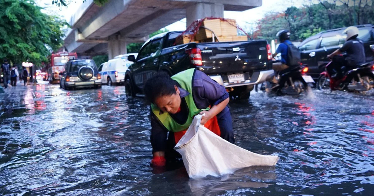 กทม. แจงสาเหตุน้ำขังรอการระบาย เพราะระบบระบายน้ำขัดข้อง