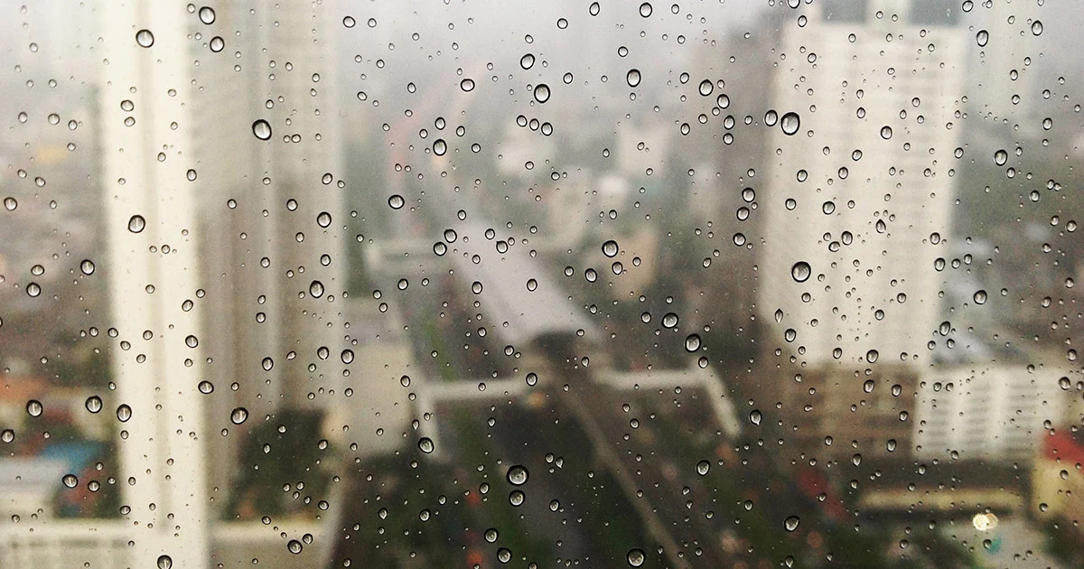 ไทยตอนบนฝนตกต่อเนื่อง ภาคใต้คลื่นสูง 2-3 เมตร กทม. ฝนตก 60%