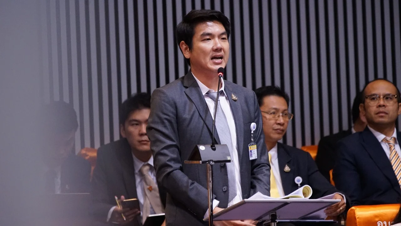 ปิยบุตร ไม่ติดใจ ส.ส.ออกเสียงสวนมติพรรค เชื่อทุกคนยึดมั่นในอุดมการณ์พรรค 