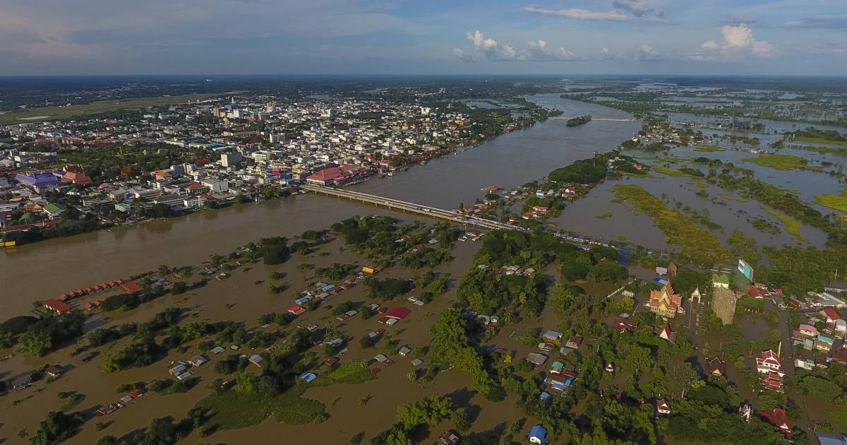 อุบลฯ ยังมีน้ำท่วม 11 อำเภอ น้ำมูลลดลงต่อเนื่อง คาดผู้อพยพกลับบ้านได้ใน 2 สัปดาห์