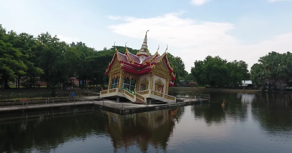 ศาลากลางน้ำวัดเขาสะพานนาค ลพบุรี พังถล่ม พบโครงสร้างไม่ได้มาตรฐาน