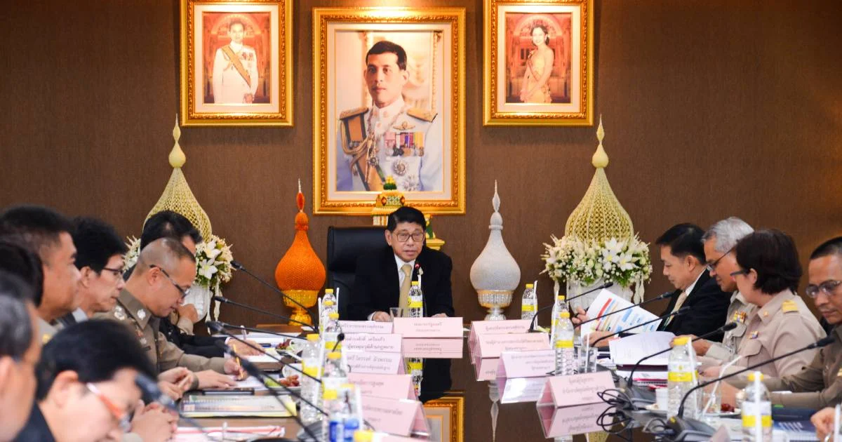 รัฐบาล แจง 4 เหตุผลเลื่อนขบวนพยุหยาตราทางชลมารค ชวนใส่เสื้อเหลืองรับเสด็จ 12 ธ.ค.