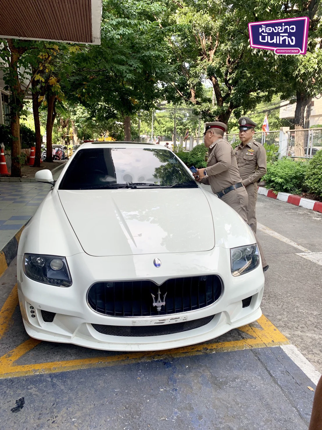 หนิง-สามีนำรถหรูเข้าพบเจ้าที่ตำรวจ