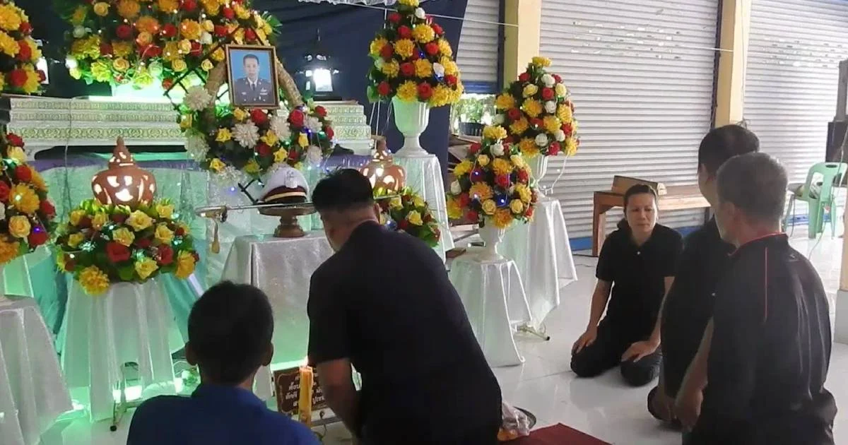 เศร้า! ตำรวจสุโขทัยลางาน ก่อนพบผูกคอลาโลกที่ภูเรือ เมียเผยเคยเปรยมีคนตามฆ่า