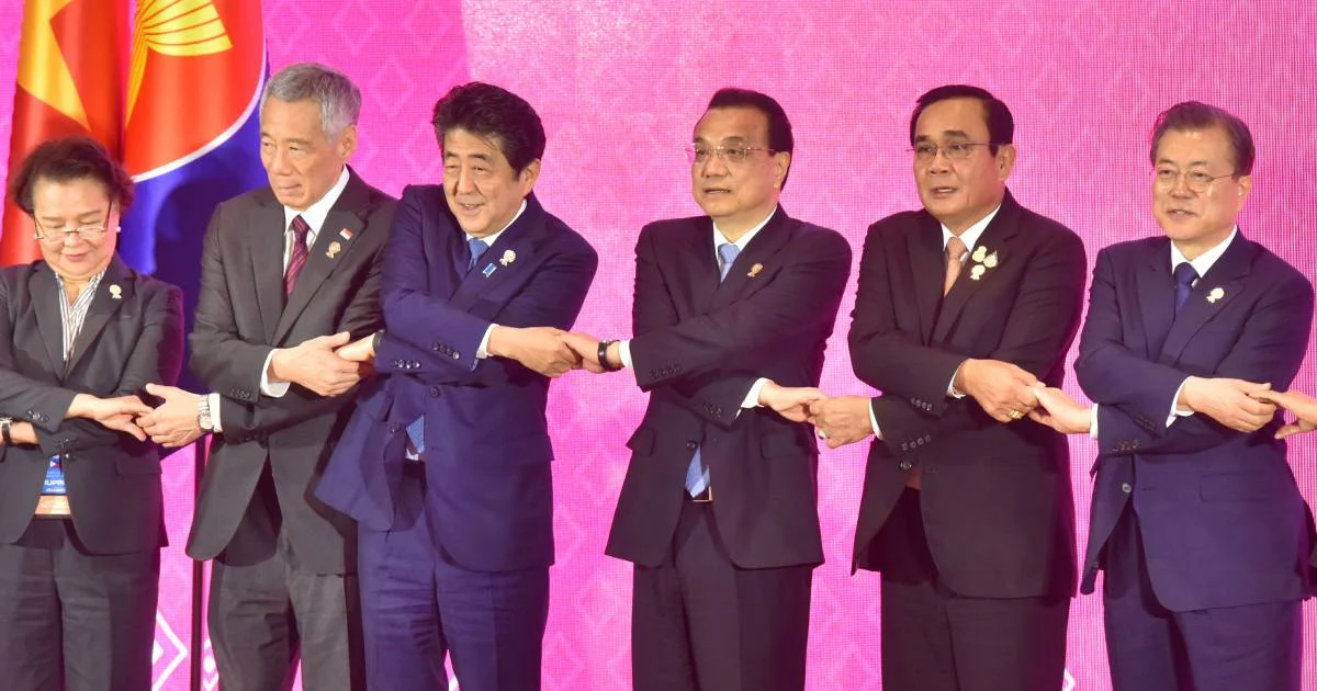 “บิ๊กตู่” นำถกอาเซียน+3 ร่วมจีน เกาหลี ญี่ปุ่น พร้อมเสนอ 2 แนวทางเชื่อมโยงทุกมิติ