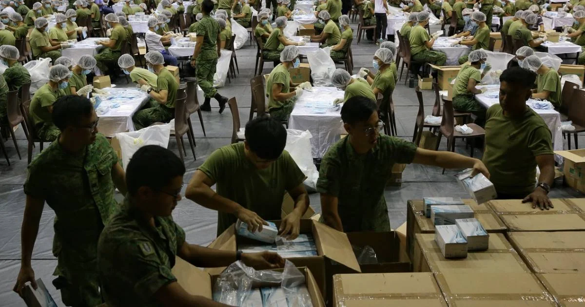 กองทัพสิงคโปร์เตรียมแจกหน้ากาก 5.2 ล้านชิ้นให้ประชาชนในวันเสาร์นี้