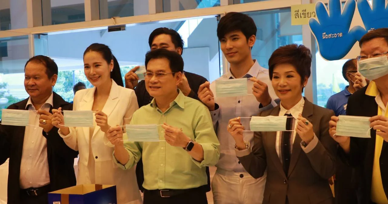 พณ.ขายหน้ากากอนามัยช้าถูกโห่ รมต.ยันมีในมือ 1 ล้านส่งขายทั่วประเทศ 5 แสน