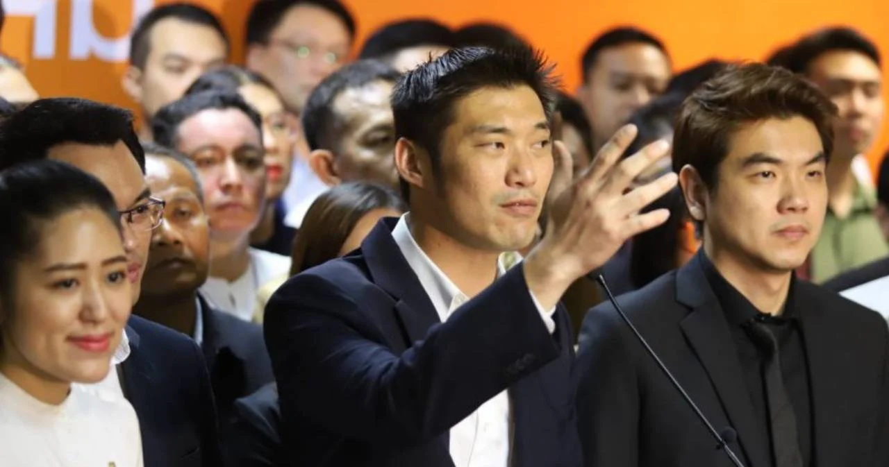 ข้อโต้แย้งอนาคตใหม่ สู้คดีศาลรัฐธรรมนูญวินิจฉัยยุบพรรค กู้เงินธนาธร