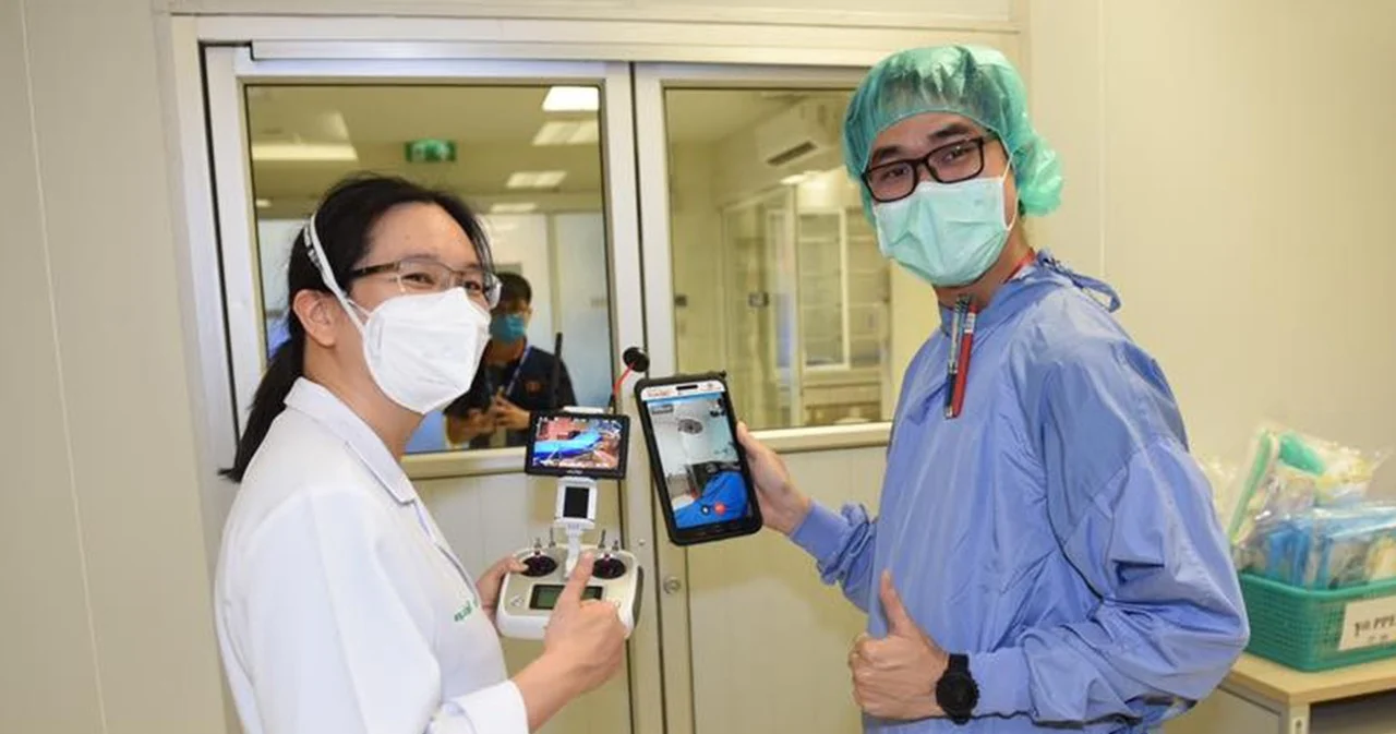 จุฬาฯ สร้างกองทัพหุ่นยนต์ CU-RoboCOVID ช่วยแพทย์สู้ COVID-19