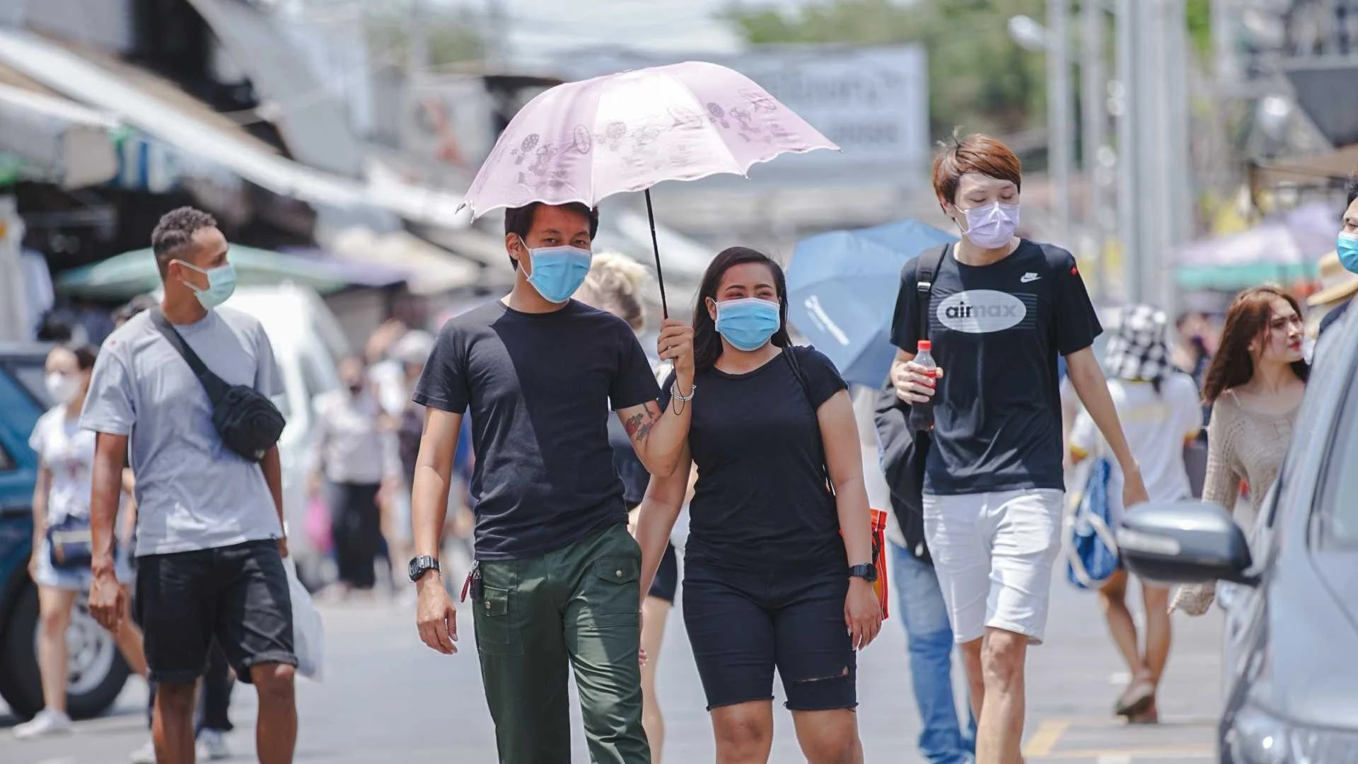 สถานการณ์โควิดดีขึ้นมาก สธ.จ่อปรับสู่โรคประจำถิ่นเร็วกว่าเดิมครึ่งเดือน