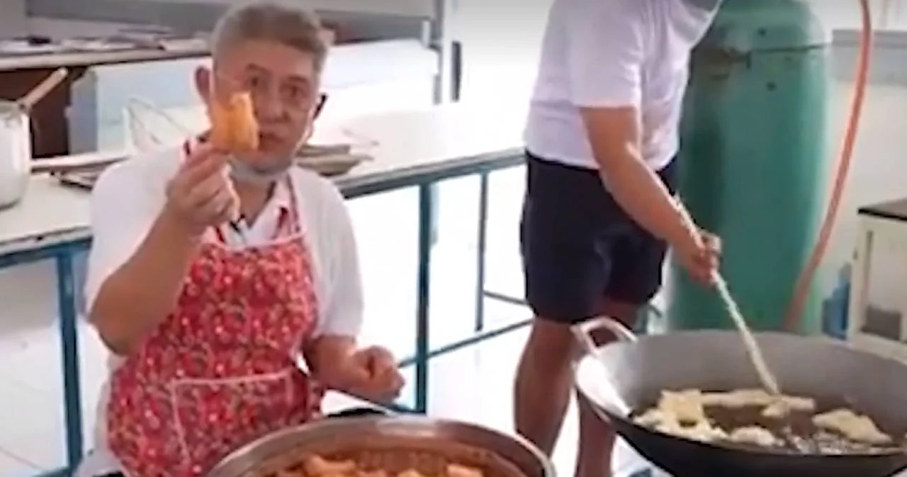 “สรยุทธ” สอนชาวเรือนจำฝึกอาชีพทำปาท่องโก๋ร้อยล้าน ผ่านรายการกำลังใจสู่ชาวเรือนจำ