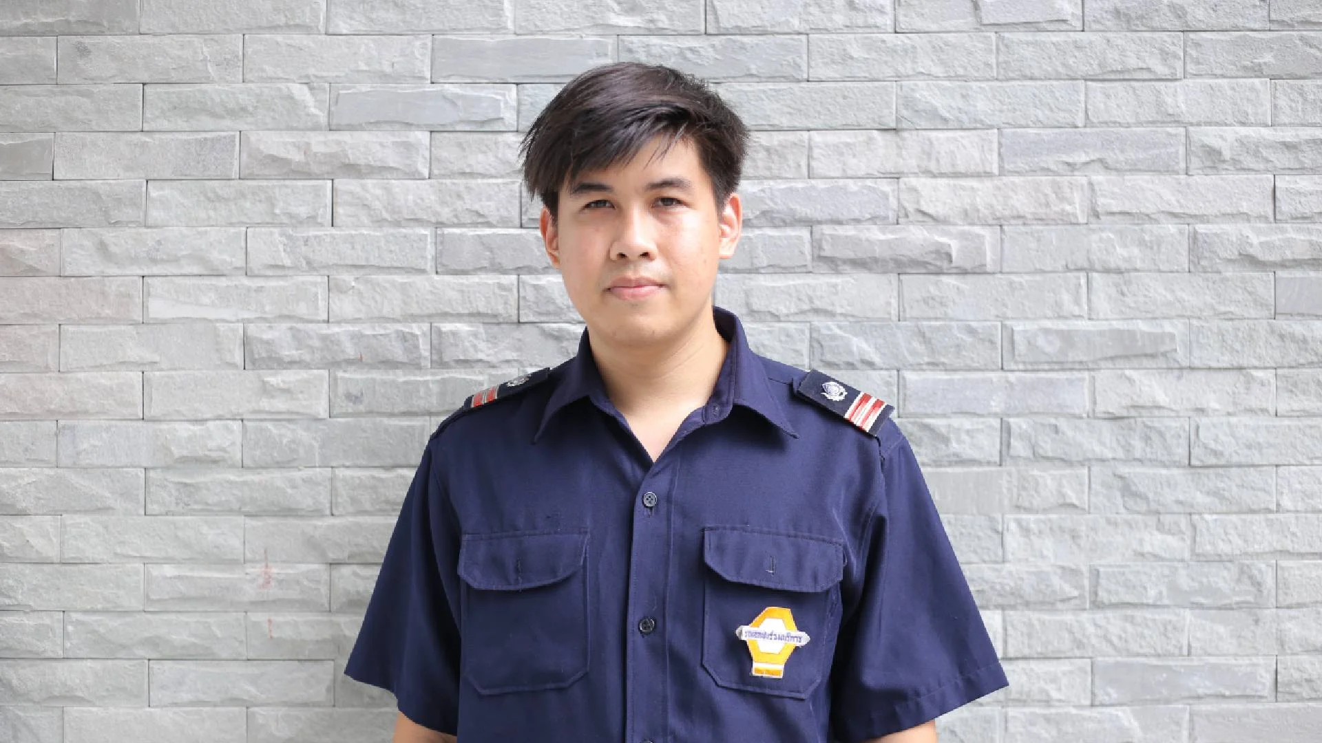 “มีความสุขเพราะได้ทำอาชีพจากสิ่งที่ชอบ” โอม-ชาลี หนุ่มวัย 29 ปี กับการเดินตามฝันเป็นคนขับรถเมล์