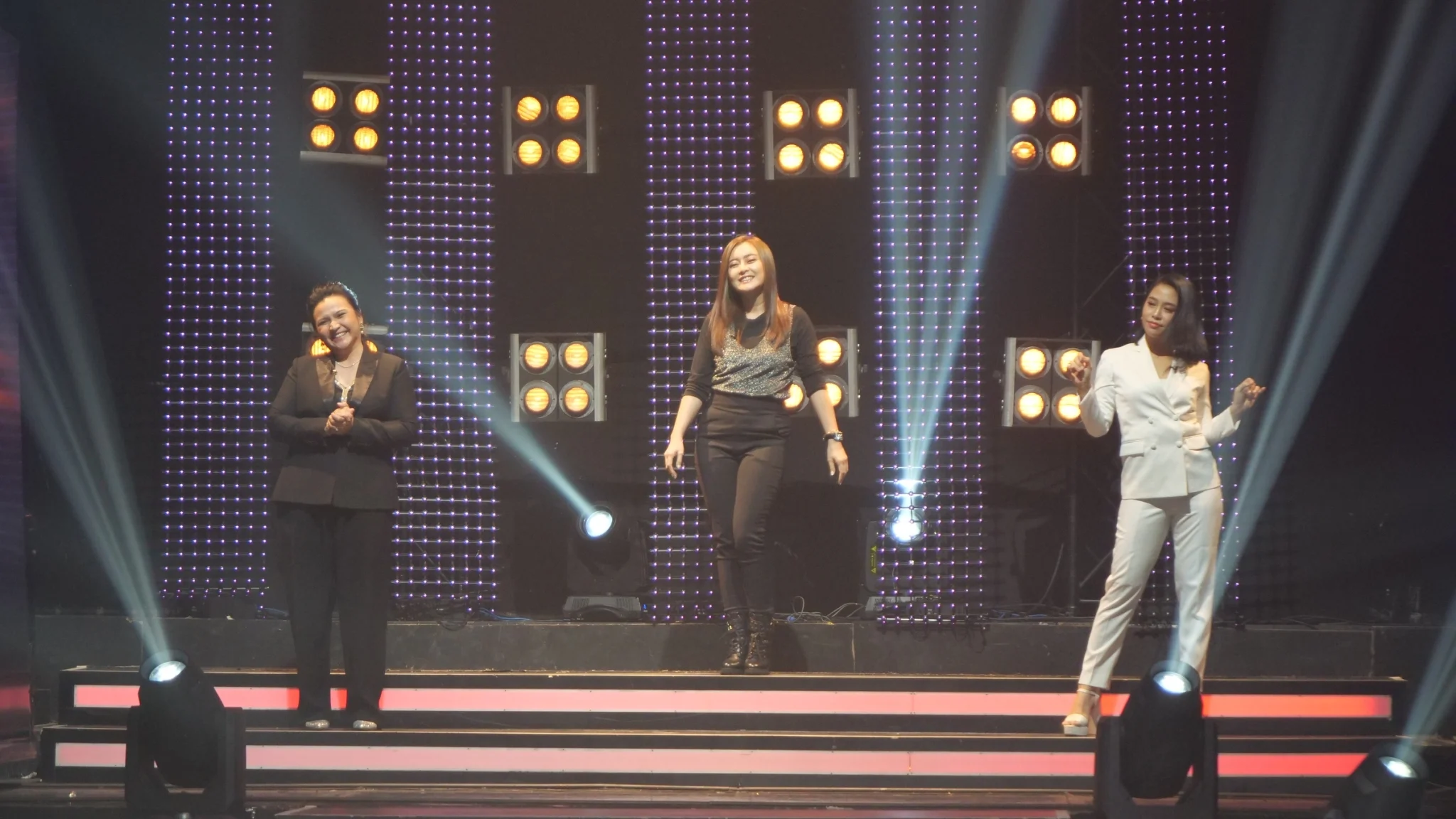 นักร้องสองไมค์ซีซั่นใหม่ แตงโม ภัทรา