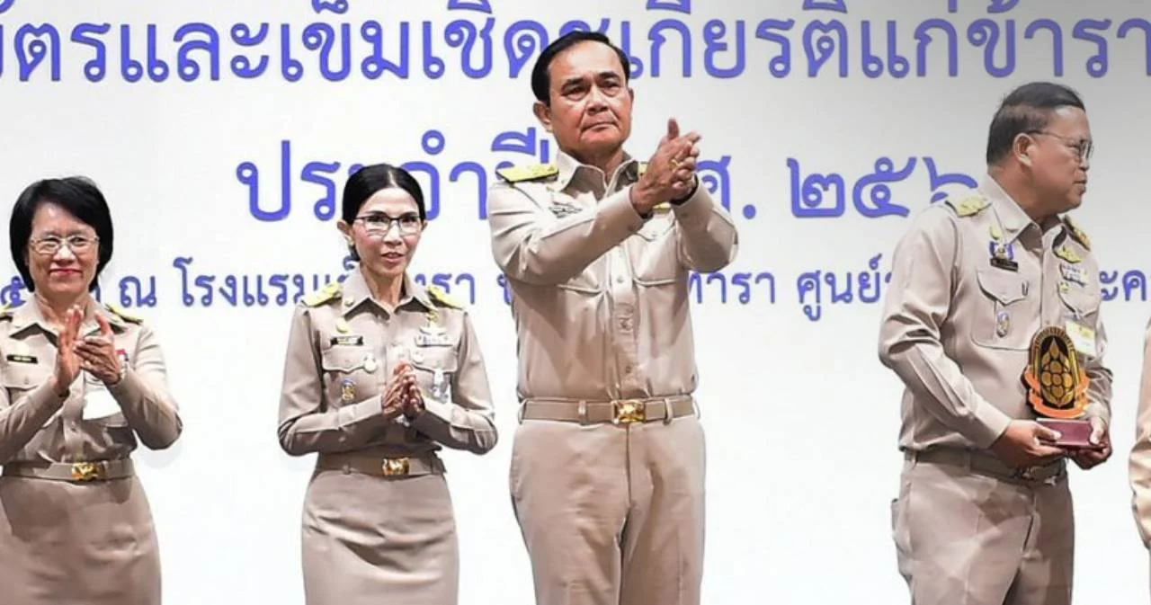 ครม.ให้ข้าราชการลาหยุดไปเที่ยวได้ 2 วัน ปชช.ทั่วไปรอลุ้นคาดหยุดเพิ่มช่วงลอยกระทง