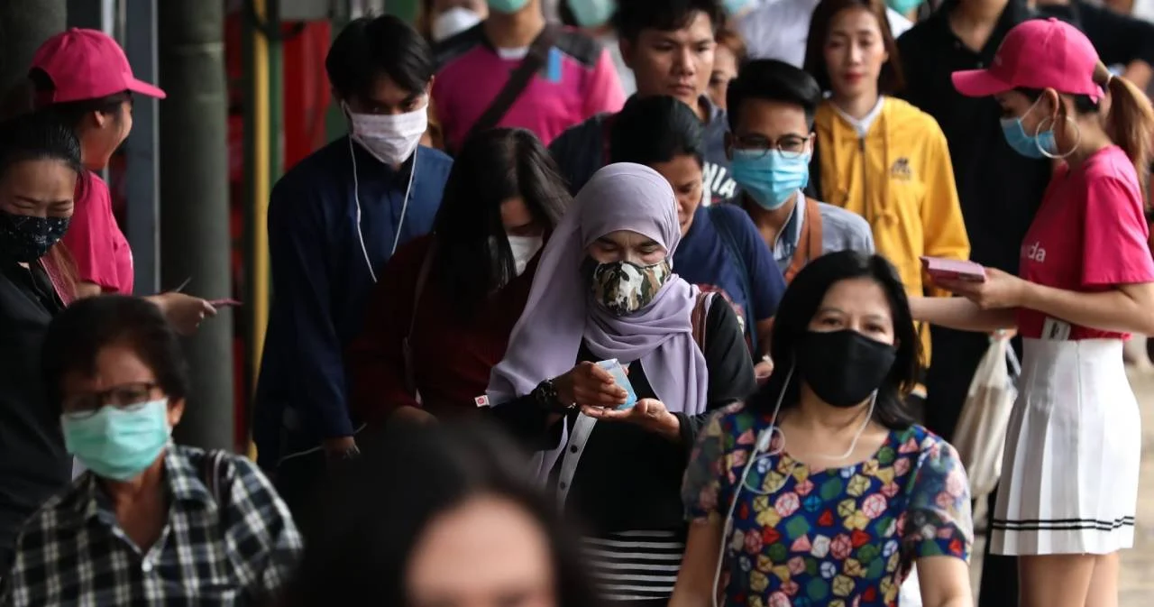 โฆษก สธ. เผยผลสำรวจพบคนไทยสวมหน้ากากอนามัยลดลงต่อเนื่อง