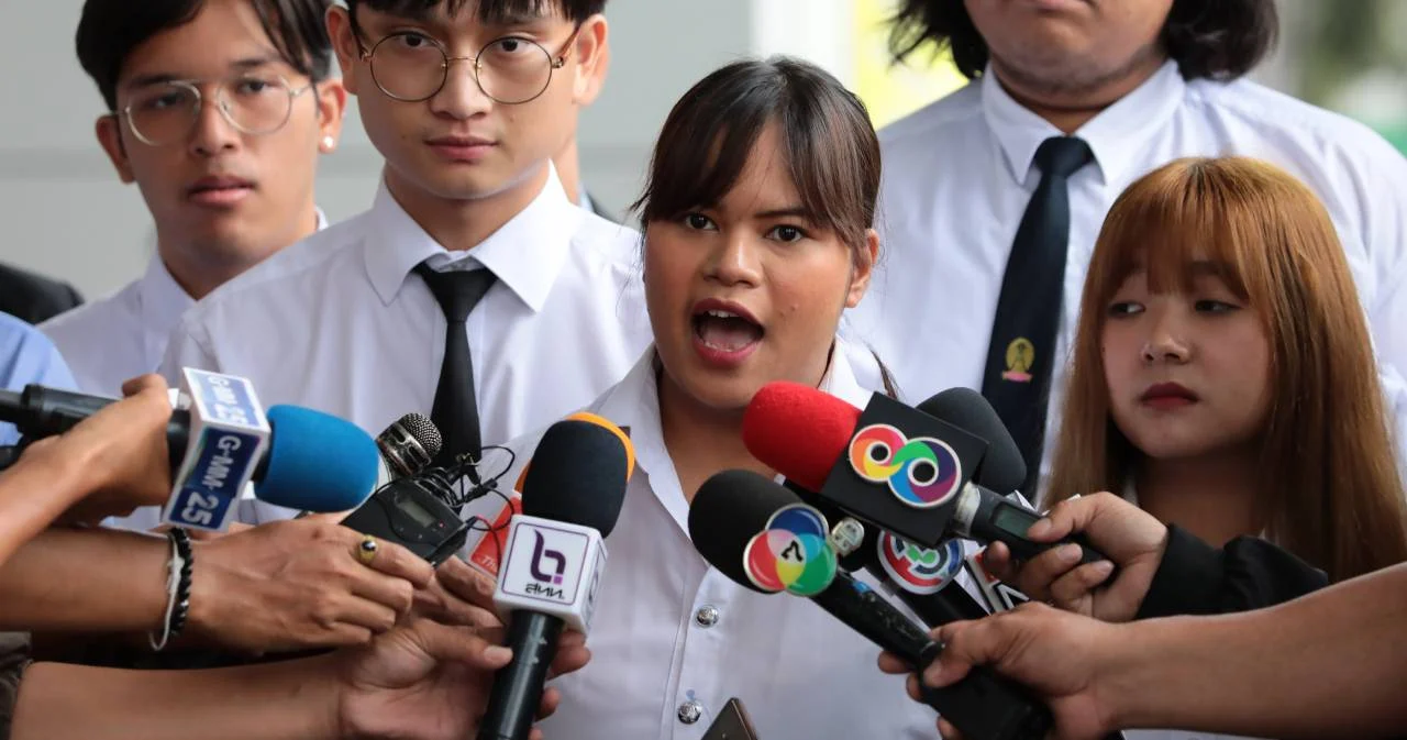 กลุ่มนิสิต-นักศึกษา เดินหน้าฟ้องนายกฯ ชี้ต้องการให้ยกเลิกพ.ร.ก.ฉุกเฉินทั้งฉบับ