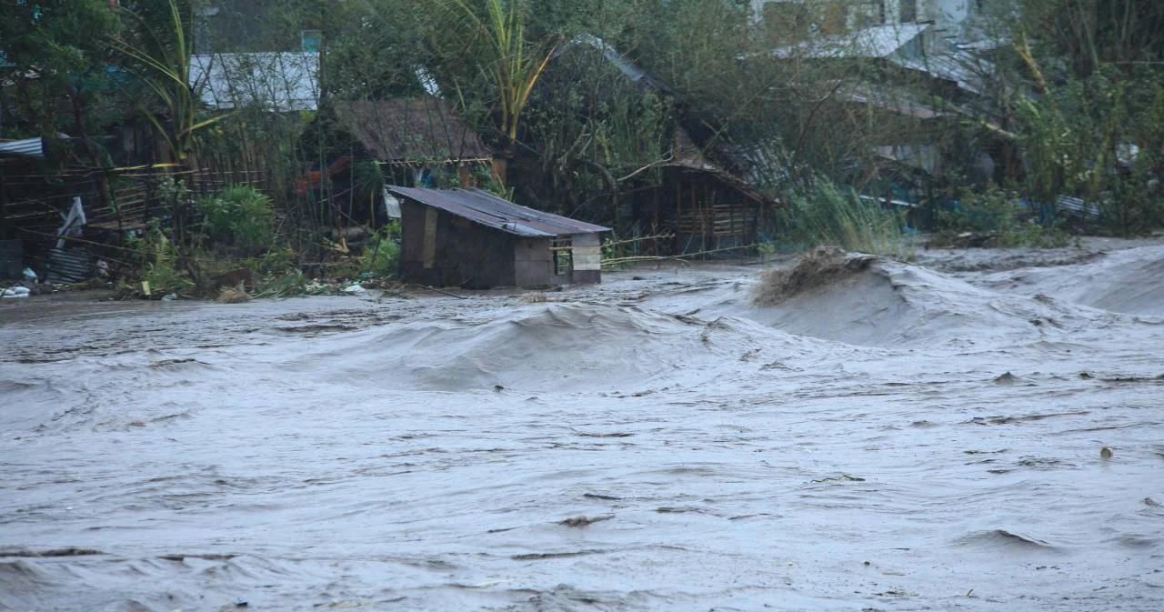 สภาพอากาศวันนี้ภาคใต้ฝนตกหนักเสี่ยงน้ำป่าหลาก ส่วนกรุงเทพฯ เผชิญกับ PM2.5