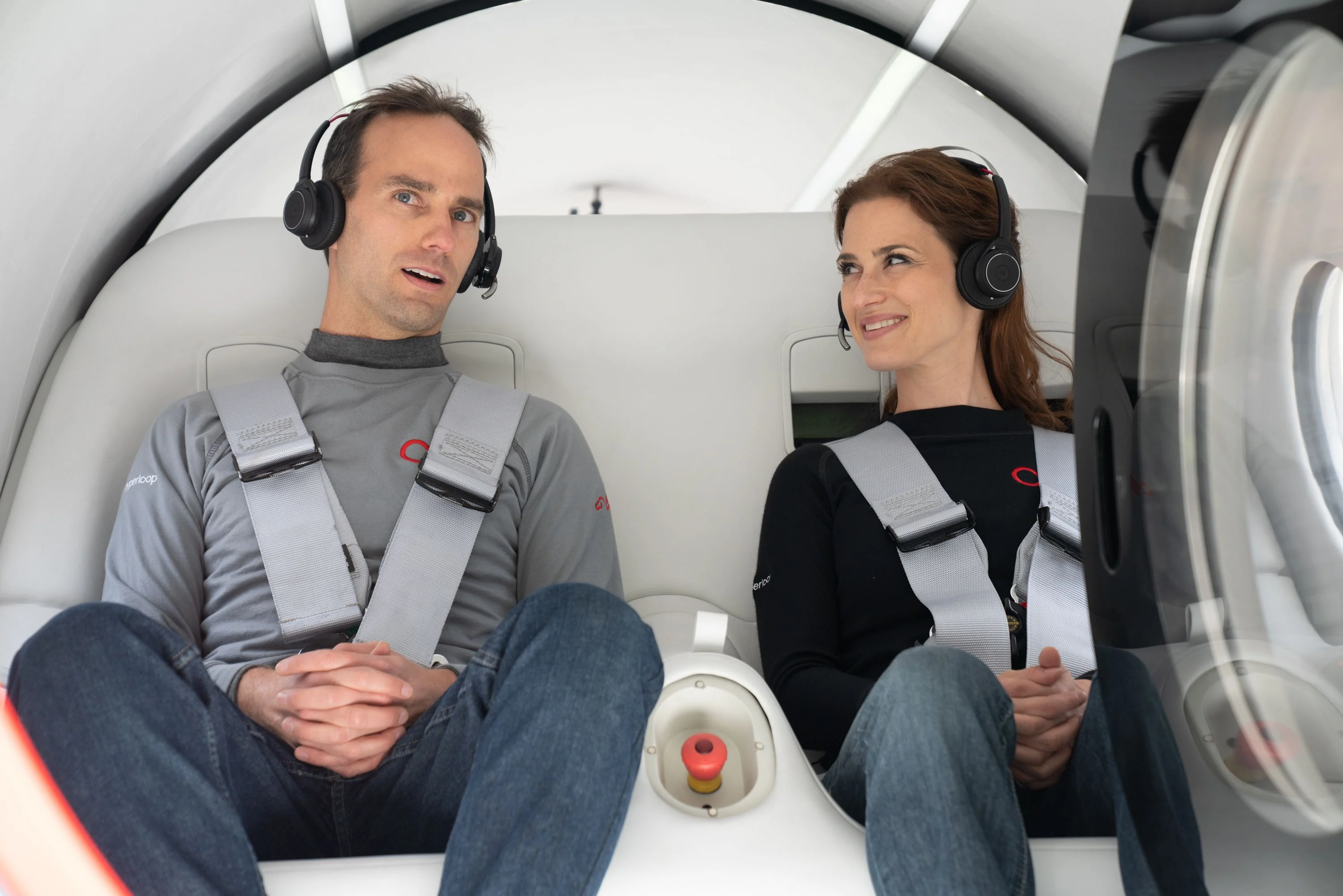 Virgin Hyperloop ทดสอบวิ่งแบบมีผู้โดยสารครั้งแรก