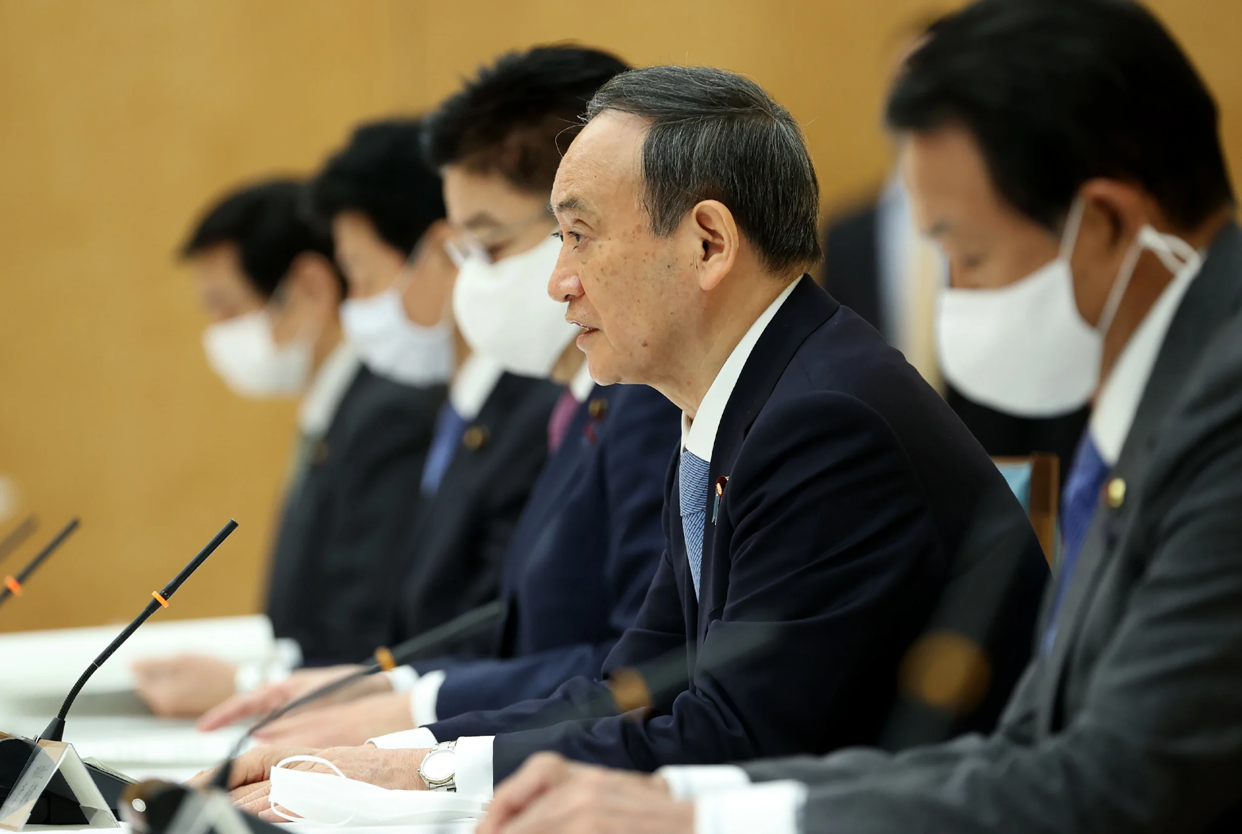 คะแนนนิยมรัฐบาลญี่ปุ่นตกต่ำ จากปัญหาการรับมือโควิด-19