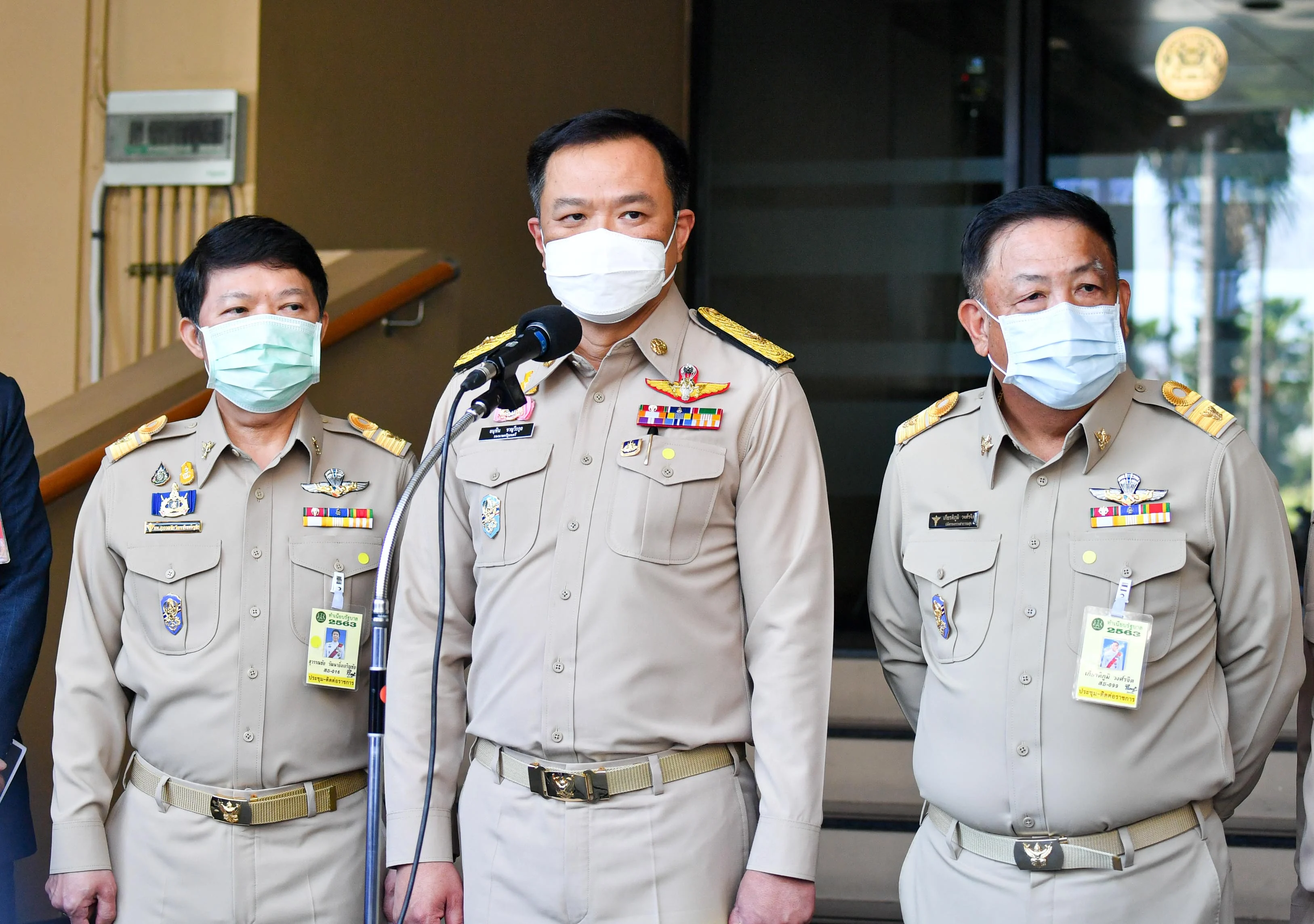 อนุทิน สั่งเตรียมสร้าง รพ.สนาม ตลาดกลางกุ้ง ย้ำมีเวชภัณฑ์เพียงพอในการรักษา