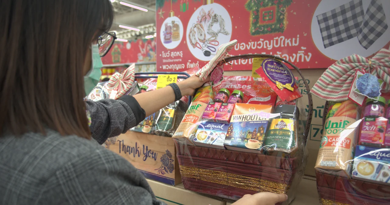 4 ห้างค้าปลีก ร่วม สธ. จัดกระเช้าของขวัญปีใหม่ติดสัญลักษณ์โภชนาการทางเลือกสุขภาพ
