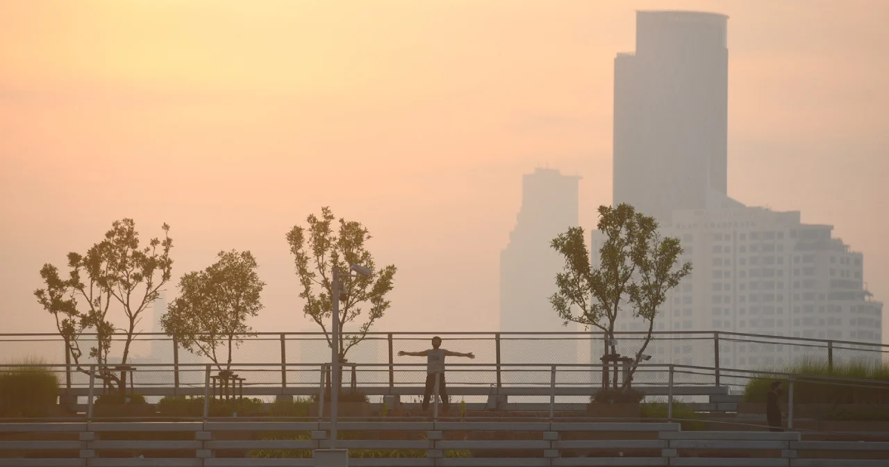 ฝุ่น PM 2.5 สูงเกินค่ามาตรฐานต่อเนื่อง คพ.เตือนงดทำกิจกรรมกลางแจ้ง