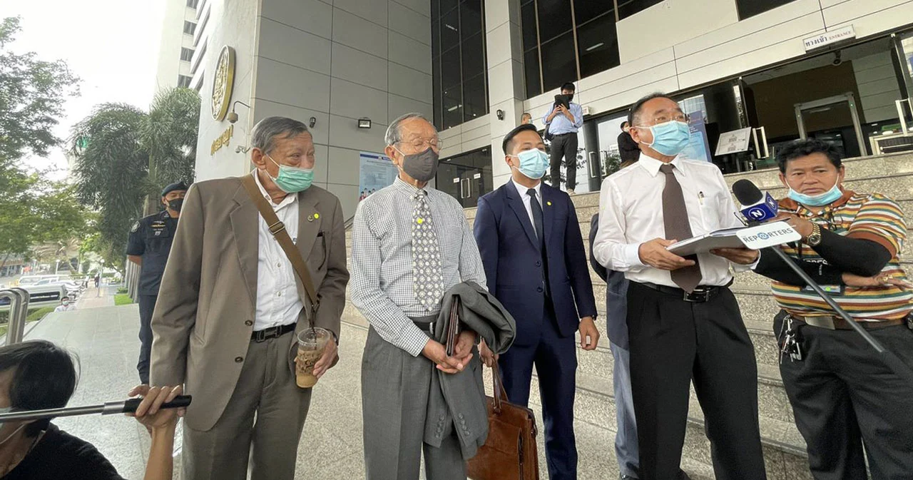 ศาลอาญาไม่ให้ประกัน 4 ราษฎร นักวิชาการนานาชาติแถลงการประกันช่วยลดความขัดแย้ง