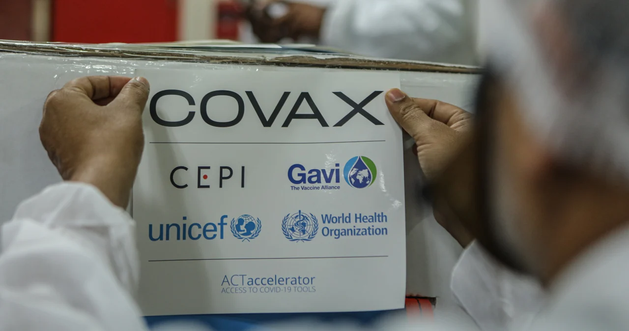 ‘COVAX’ เริ่มกระจายวัคซีนโควิด-19 ส่งให้กานา 600,000 โดส เป็นชาติแรก ของ ‘แอสตราเซเนกา’ ผลิตในอินเดีย